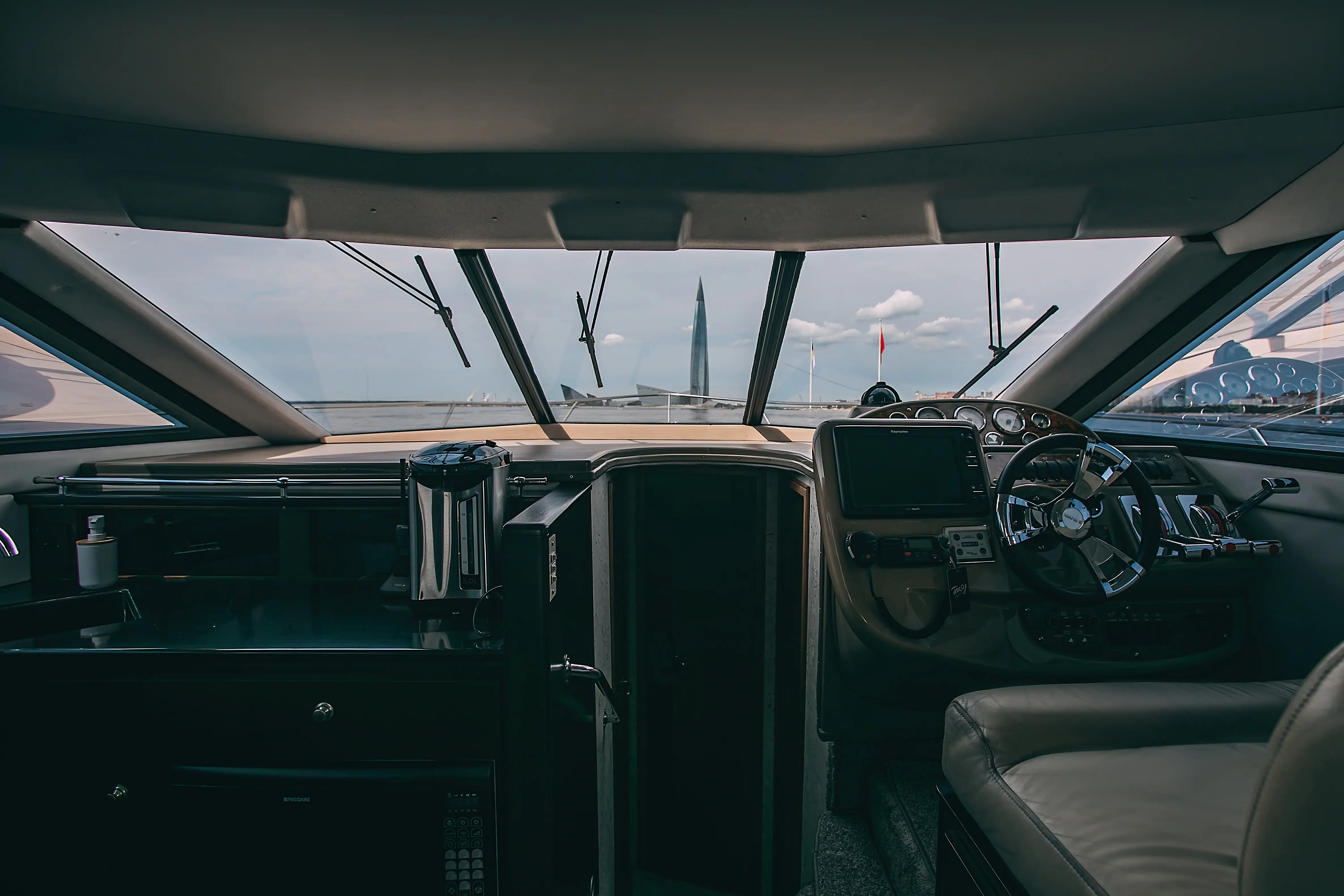 Яхта Meridian 381 image- 11